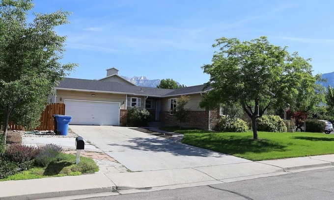 Lakeview Casa | Rare Find: Private Spacious Home - Waffles too!
