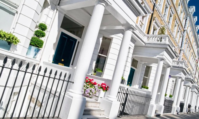 Brompton & Hans Town Apartamento | Rare Knightsbridge Gem by Dena Elite Collection
