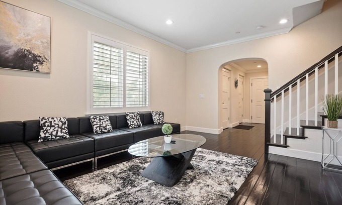 Fremont Casa | ⭐️Rare⭐️Modern 4BR/3.5BA Home⭐️ Work from Home