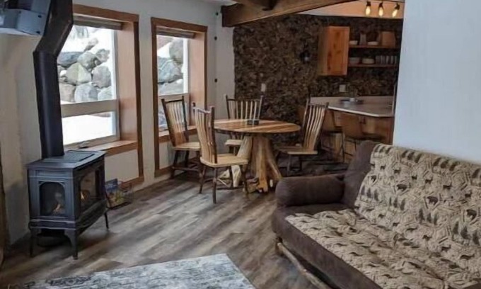 Douglas County Casa | Rare octagon home on 6 acres.