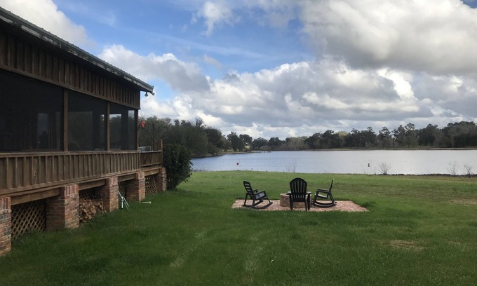 Monticello Cabina | Rare private lake front cabin in Monticello, Fl.