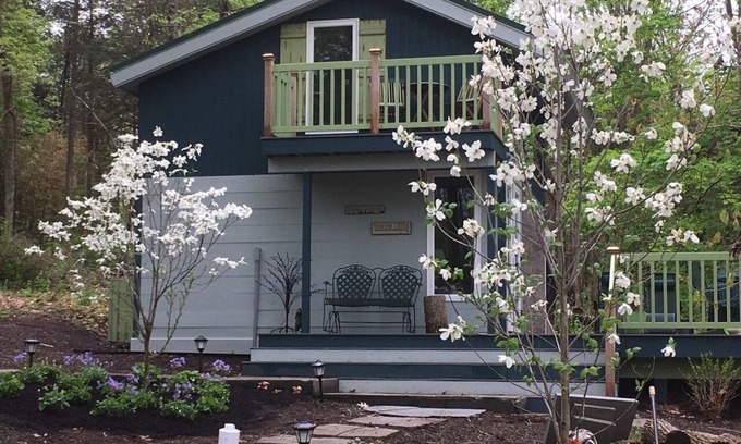 Baptistown Casa | Rare Tiny House: retiro de escritor perfecto en el condado de Bucks, PA
