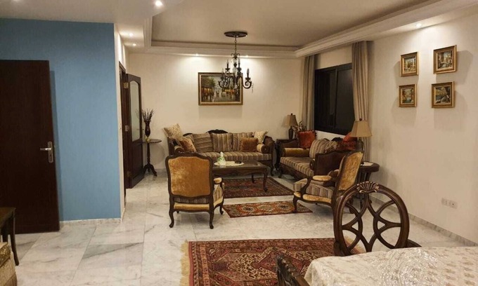 Hamra Apartamento | Ras Beirut 3 BR Apartment.