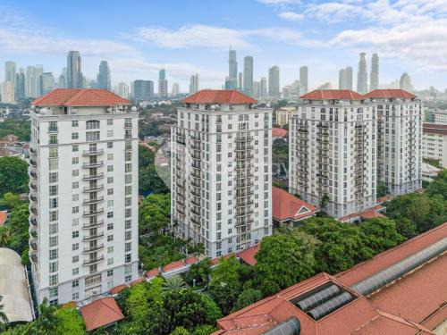 Menteng Apartamento | Rasamala & Cendana at Menteng by Kozystay