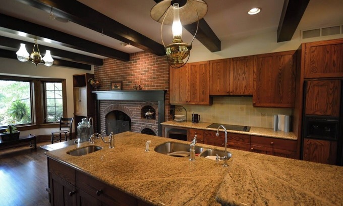 Ames Casa | Raspberry Hill Bed & Breakfast at the edge of Ames