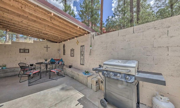 Ruidoso Casa | Raven Hill Retreat about Close to Midtown!