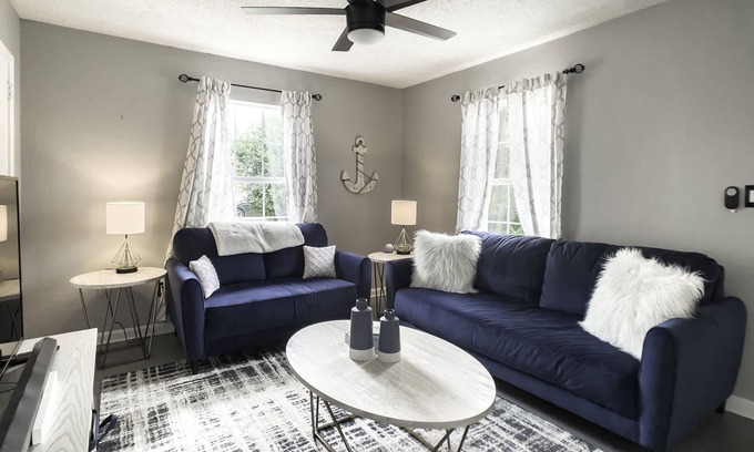 West Pensacola Casa | Raven's Nest: Stylish Cottage, Close to NAS, Beach