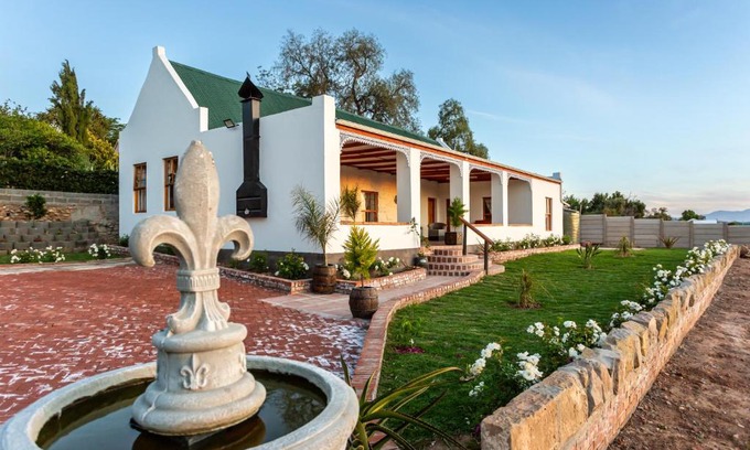 Oudtshoorn Casa | Ravenscliff White House