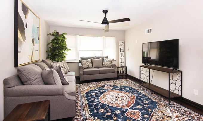 St. Louis Hills Apartamento | Ravishing 1 Bedroom Apartment with Street Parking
