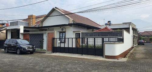 Purwokerto Casa | RaYa GuestHouse & Pool