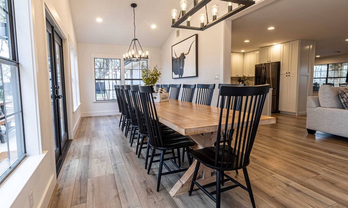 Fredericksburg Casa | Raymond Ranch- Sleeps 14