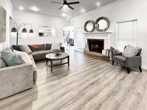 Fayetteville Casa | Razorback Retreat- 5 mi to University of Arkansas