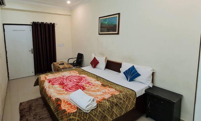 Greater Noida Casa | RCS Residency And Guest House