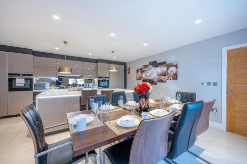 Batley Casa | *RD7C* For your most relaxed & Cosy stay + Free Parking + Free Fast WiFi *