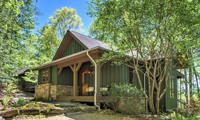 Sylva Casa | Reach Retreat Cabin in Balsam Mountain Preserve