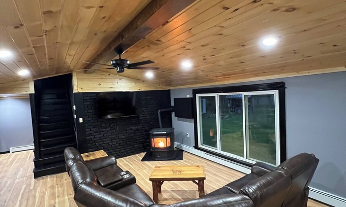 Lock Haven Casa | READY TO RENT!! Renovated Property with Prime Pine Creek Area Location