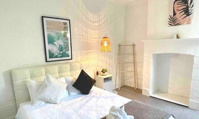 Surry Hills Apartamento | Rear studio with open space