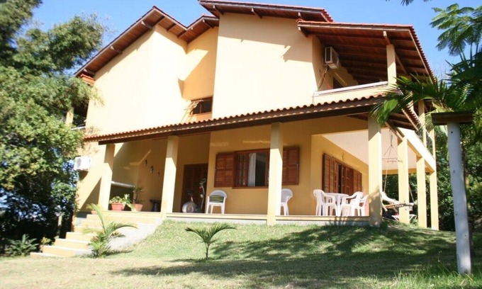 Pinheira Casa | Recanto Acolhedor