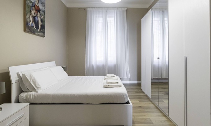 Porta Volta Apartamento | Recent, Beautiful Renovation in the City's Centre. Extremely Quiet and Clean