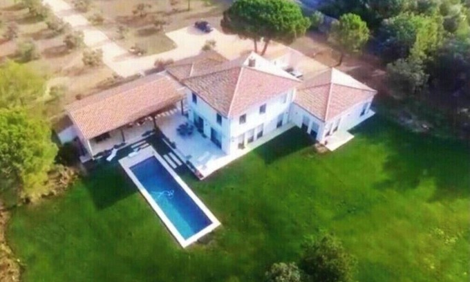 Bras Casa | Villa reciente, ideal para 2 familias, 3 módulos independientes, piscina, parque de 2.5 ha.