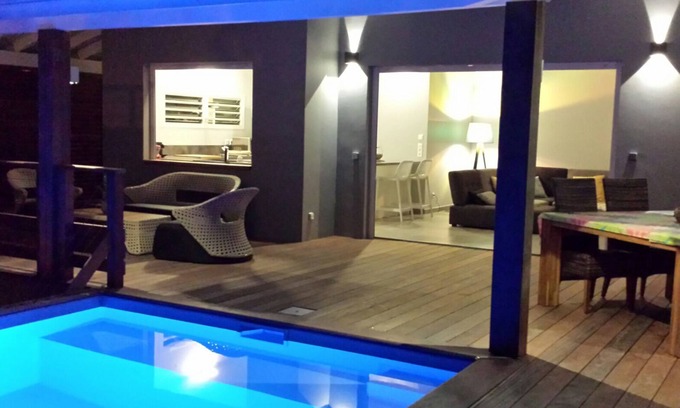 Les Anses-d'Arlets Villa | Nueva villa con piscina, vistas al mar caribeño.