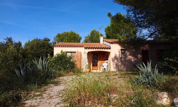 Caremeau Villa | VILLA RECIENTE CON PISCINA HERMOSA