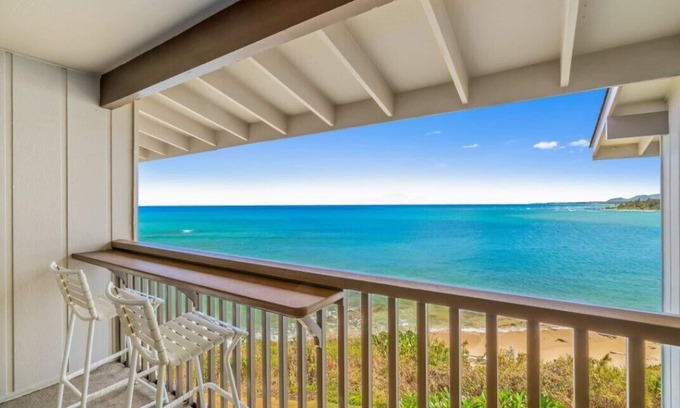 Wailua House Lots Condominio | Recently Fully Renovated-Oceanfront, Top floor, Million Dollar View, Sleeps - 2