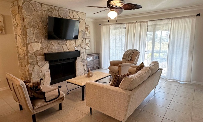 Biggar Condominio | Recently remodeled condo in peaceful community close to beaches