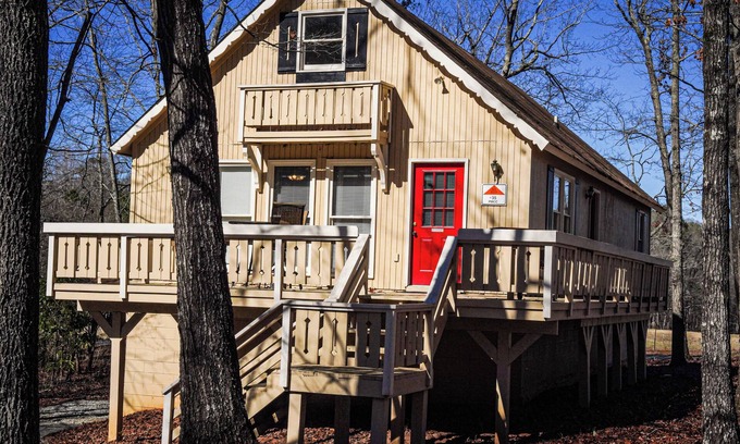 Pine Mountain Cabina | Recently renovated, beautiful chalet just miles from Wild Animal Safari