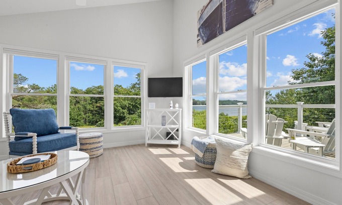 Winterport Cabaña | Recently renovated cottage with wifi, firepit, & stunning river views