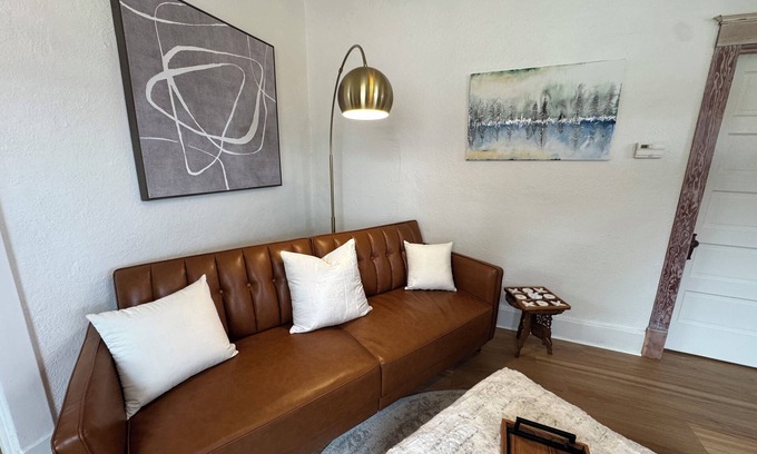 Rock Springs Casa | Recently Renovated Cottage in Rock Springs - 3 bedrooms