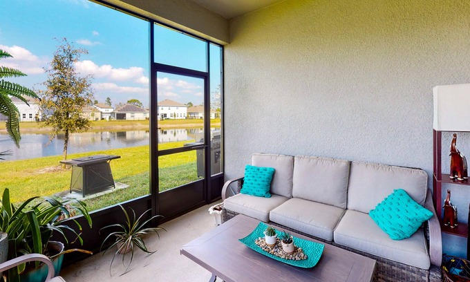 DeLand Casa | Recently Updated Pond-Front - Scenic Patio - Grill