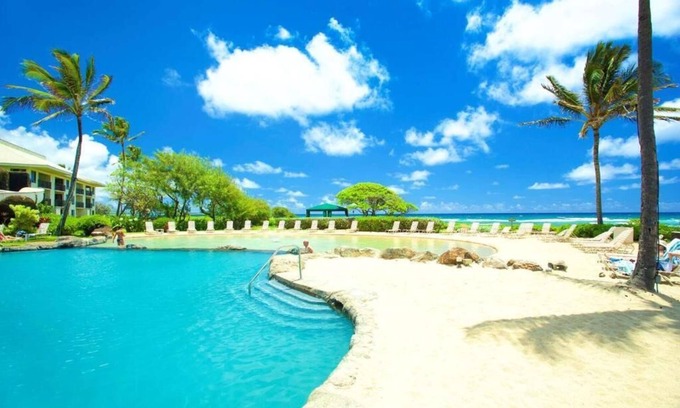 Hanamaulu Hotel | Recreational Vacation Trip! 3 Contemporary Rooms, Close to Wailua Falls!