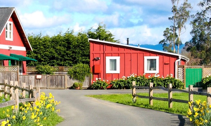 Ferndale Apartamento | Red Barn Cottage, A World Away in Historic Victorian Ferndale