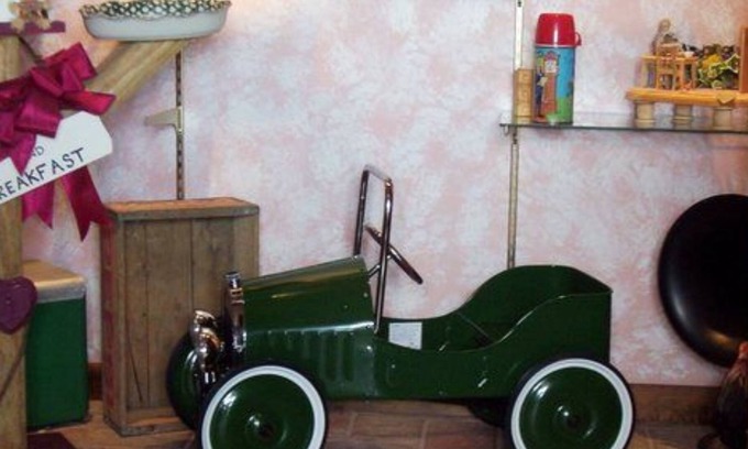 Clarks Summit Cama Y Desayuno | Red Barn Village B&B