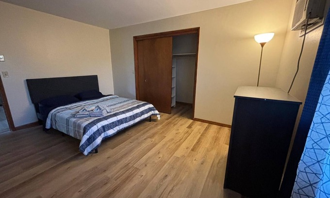 Clarks Summit Apartamento | Red Barn Village: Fully Furnished 2 Bed with Bath