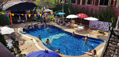 Chang Khlan Hostal | Red Brick