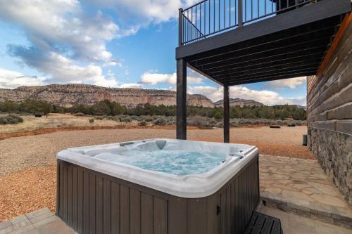 Orderville Casa | Red Canyon Casita-Brand New, Views, Hot Tub, Near Zion & Bryce