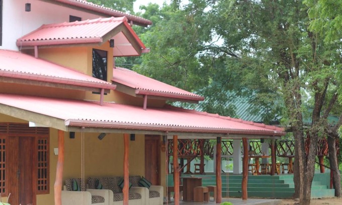 Thanamalvila Casa | Red Elephant safari Cottage
