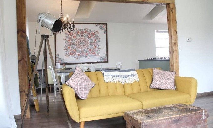 Ottumwa Casa | Red Fern Hotel - Eclectic Getaway 2 bedroom