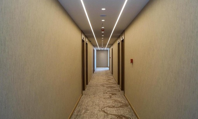 Paskuqan Hotel | Red Hill Hotel