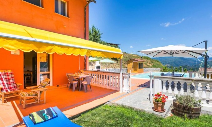Pescia Casa | Red House by Interhome