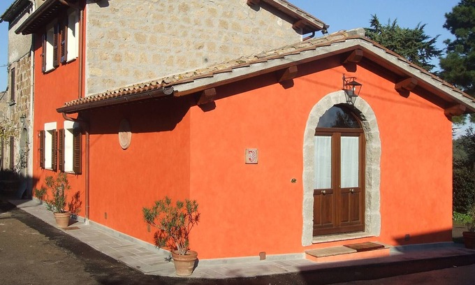 Castel Cellesi Villa | Red House / Casa Rossa - Cerca de Civita Di Bagnoregio