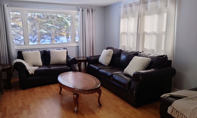Linkletter Casa | Red Island Cozy Casa