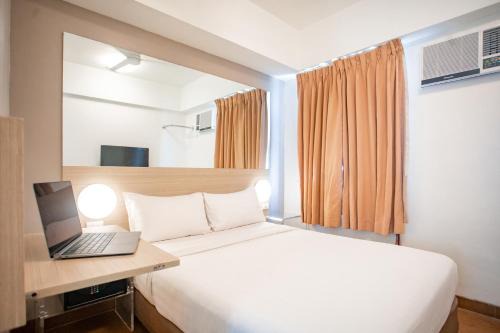 Downtown Hotel | Red Planet Makati Avenue Manila