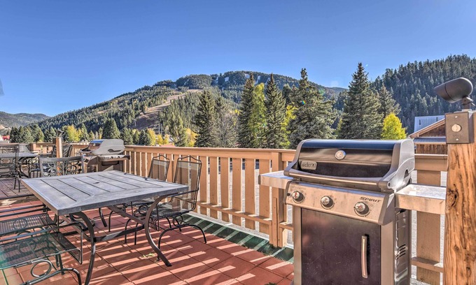 Red River Condominio | Red River Condo on Main Street w/ Mtn View!