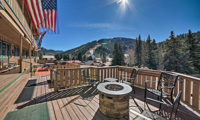 Red River Condominio | Red River Condo w/ Fire Pit: 1/2 Mi to Slopes!