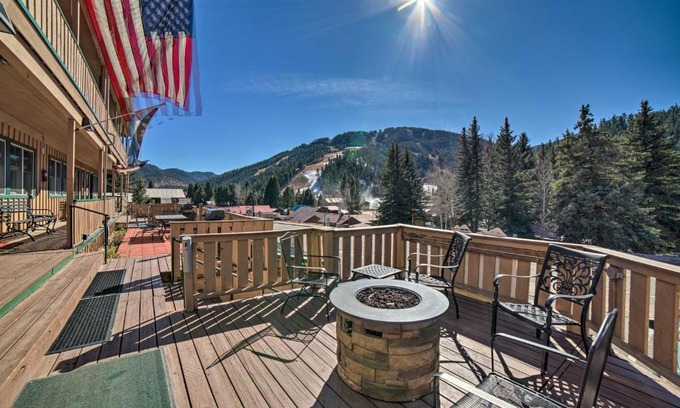 Red River Apartamento | Red River Condo with Fire Pit half Mi to Slopes!