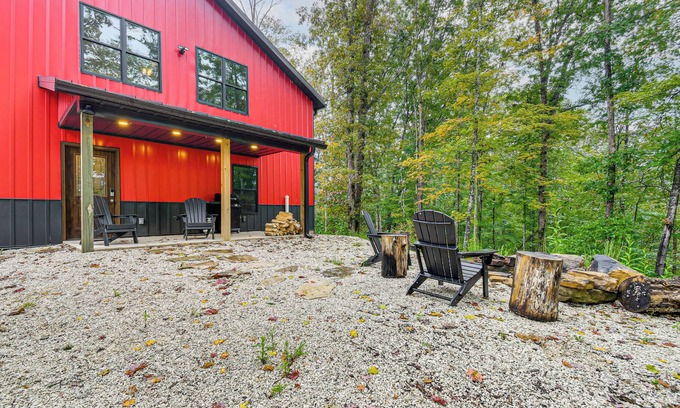 Heidelberg Casa | Red River Gorge Barndominium: Dog Friendly!