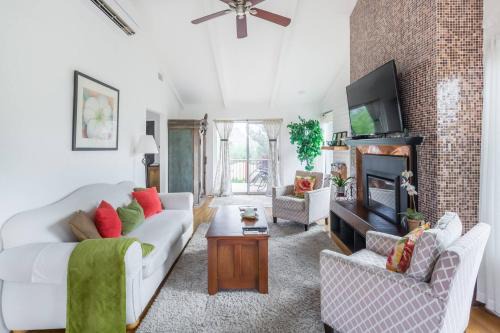 Uptown Sedona Casa | Red Rock Retreat with 360 Panoramic Views & Steps to Uptown Shops